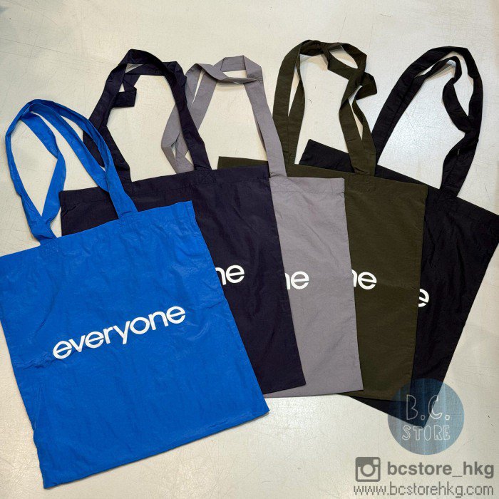 everyone nylon logo tote bag ブラック everyone nylon logo tote bag (NAVY) | everyone